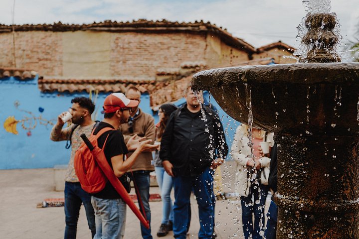 Explorez le quartier historique de La Candelaria à Bogotá lors d'une visite guidée à pied, couvrant les principaux sites et lieux culturels, photo 20 | wizardtrip