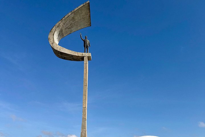 Explorez les monuments modernistes de Brasilia, y compris la Cathédrale et le Congrès National, lors d'une visite guidée de la ville, photo 8 | wizardtrip