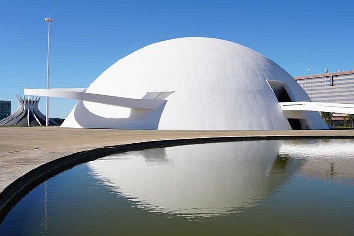 Explorez les monuments modernistes de Brasilia, y compris la Cathédrale et le Congrès National, lors d'une visite guidée de la ville, photo 14 | wizardtrip