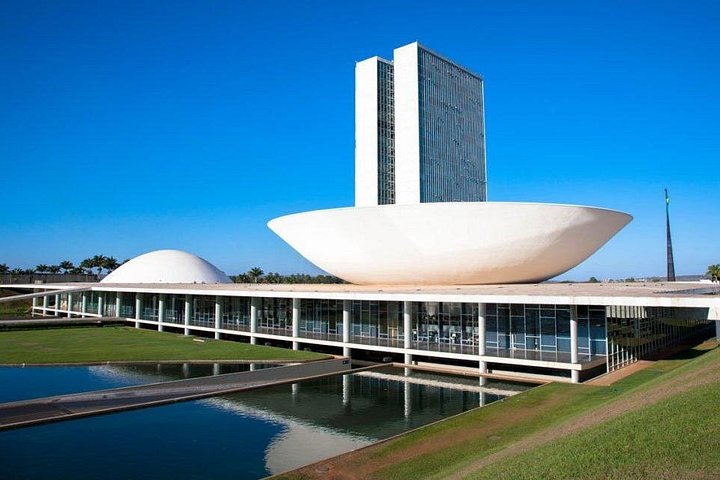 Explorez les monuments modernistes de Brasilia, y compris la Cathédrale et le Congrès National, lors d'une visite guidée de la ville, photo 15 | wizardtrip