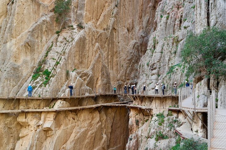 Guidet tur på Caminito del Rey gangbroen i Málaga, Spanien, med fantastisk udsigt over kløften og broer, foto 15 | wizardtrip