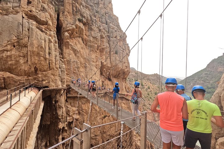 Guidet tur på Caminito del Rey gangbroen i Málaga, Spanien, med fantastisk udsigt over kløften og broer, foto 18 | wizardtrip