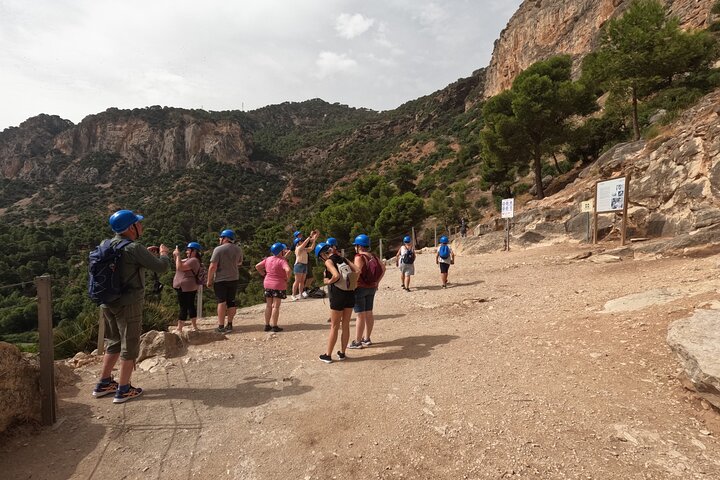 Guidet tur på Caminito del Rey gangbroen i Málaga, Spanien, med fantastisk udsigt over kløften og broer, foto 21 | wizardtrip