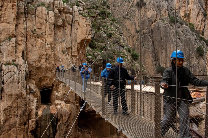 Guidet tur på Caminito del Rey gangbroen i Málaga, Spanien, med fantastisk udsigt over kløften og broer, foto 29 | wizardtrip