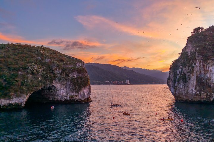 Kajak- och SUP-tur för att se bioluminiscens vid Los Arcos, Puerto Vallarta på natten, foto 10 | wizardtrip
