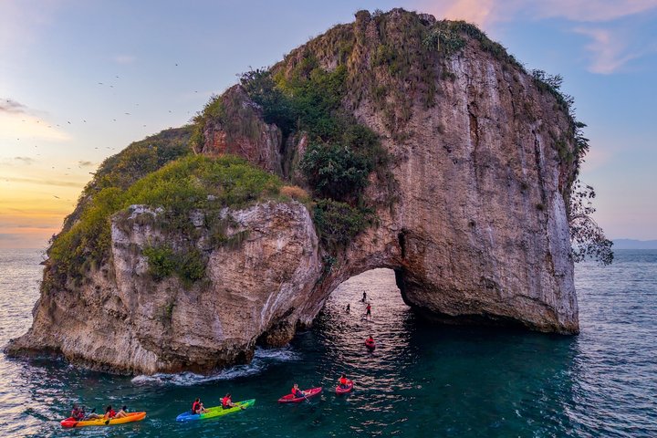 Kajak- och SUP-tur för att se bioluminiscens vid Los Arcos, Puerto Vallarta på natten, foto 15 | wizardtrip