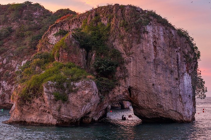 Kajak- och SUP-tur för att se bioluminiscens vid Los Arcos, Puerto Vallarta på natten, foto 16 | wizardtrip