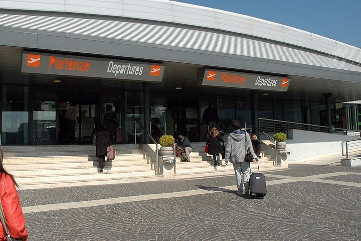 Serviço de transfer privado de luxo entre o centro de Roma e o porto de Civitavecchia com veículos confortáveis, foto 6 | wizardtrip