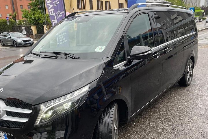 Serviço de transfer privado de luxo entre o centro de Roma e o porto de Civitavecchia com veículos confortáveis, foto 15 | wizardtrip