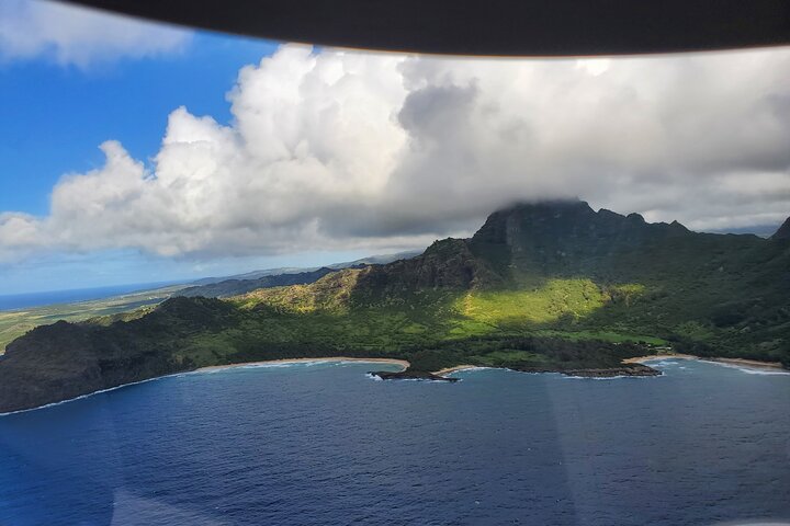 カウアイ島の素晴らしい滝とドラマチックな海岸線を巡る、プライベート・ドアオフヘリコプターツアー、写真33 | wizardtrip