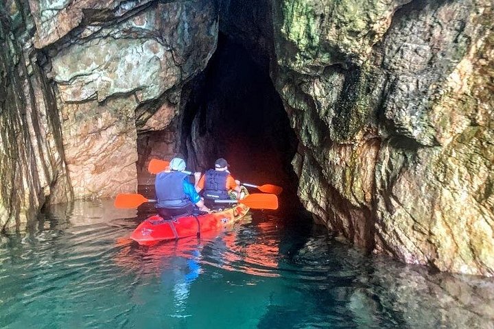 Kajak- og snorkeleventyr, der udforsker havgrotter og bugter langs Costa Brava, foto 13 | wizardtrip