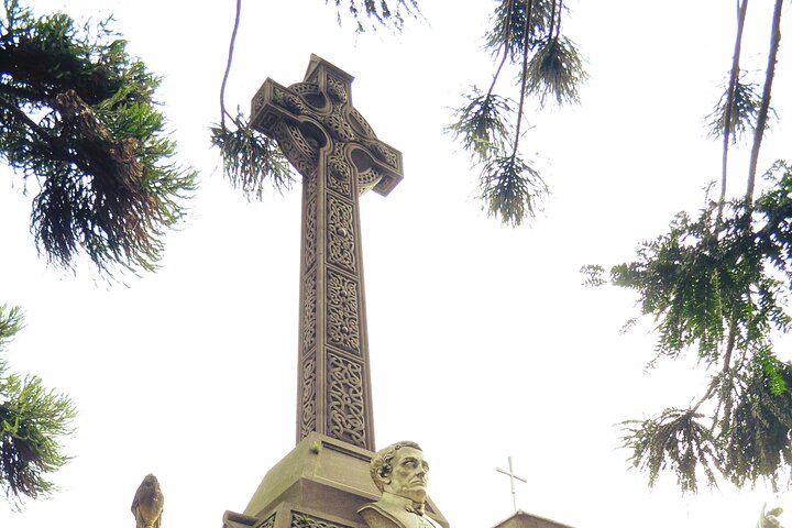 Explorez les mausolées ornés et découvrez des histoires fascinantes au cimetière de la Recoleta à Buenos Aires, photo 6 | wizardtrip