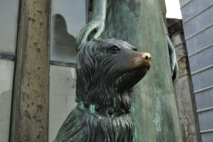 Explorez les mausolées ornés et découvrez des histoires fascinantes au cimetière de la Recoleta à Buenos Aires, photo 8 | wizardtrip