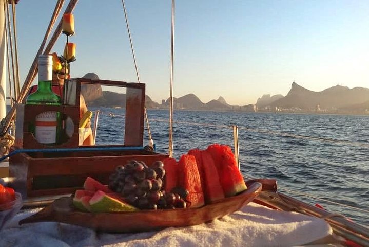 Solnedgangsseiltur i Guanabara-bukten, Rio de Janeiro, med utsikt over Sukkerbrød-fjellet, foto 6 | wizardtrip