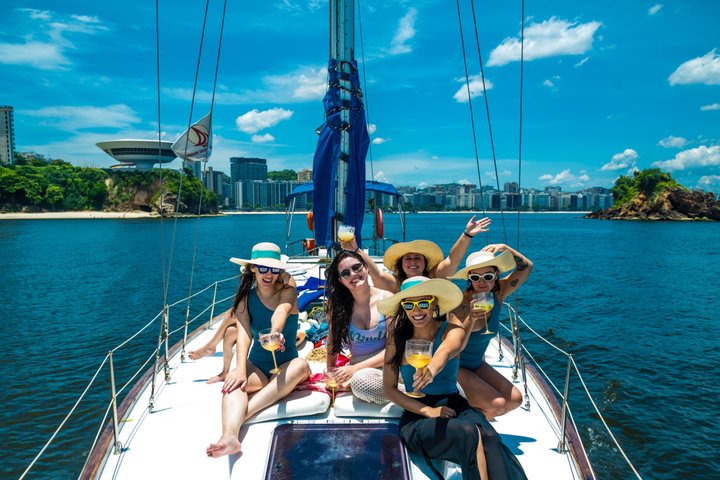 Solnedgangsseiltur i Guanabara-bukten, Rio de Janeiro, med utsikt over Sukkerbrød-fjellet, foto 13 | wizardtrip