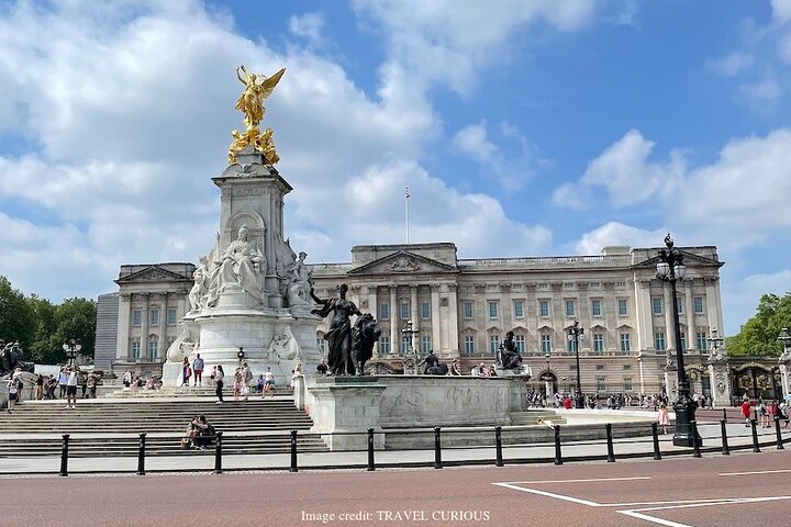 Private black cab tour of London's iconic landmarks, including Buckingham Palace and the Houses of Parliament, photo 14 | wizardtrip