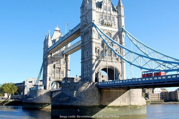 Private black cab tour of London's iconic landmarks, including Buckingham Palace and the Houses of Parliament, photo 15 | wizardtrip