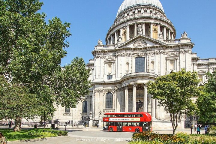 Private black cab tour of London's iconic landmarks, including Buckingham Palace and the Houses of Parliament, photo 17 | wizardtrip