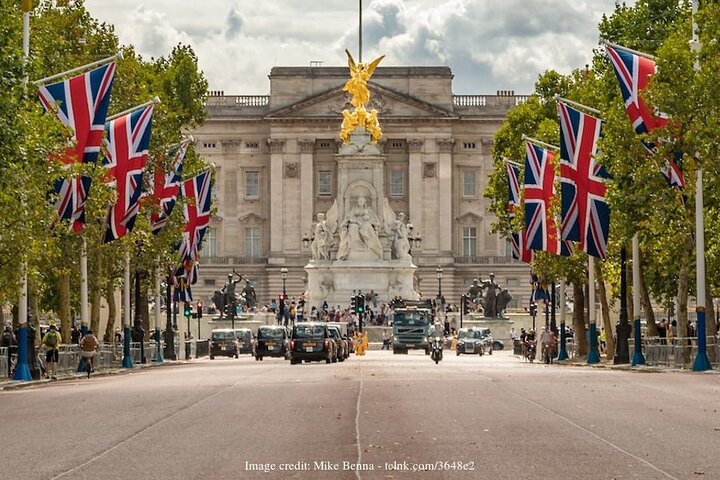 Private black cab tour of London's iconic landmarks, including Buckingham Palace and the Houses of Parliament, photo 19 | wizardtrip