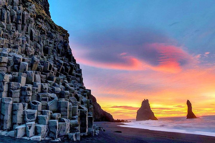 Spettacolo di lava dal vivo a Vik, Islanda, con lava fusa ed elementi educativi, foto 9 | wizardtrip
