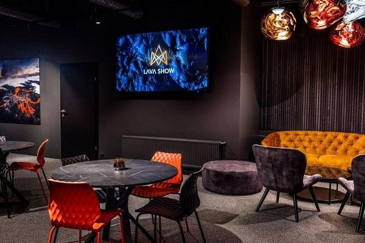 Live lava show experience in Reykjavik, Iceland, showcasing molten lava, photo 15 | wizardtrip