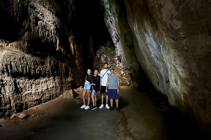 Explore Rio's Tijuca Rainforest, waterfalls, caves, and viewpoints on a guided hike, photo 7 | wizardtrip