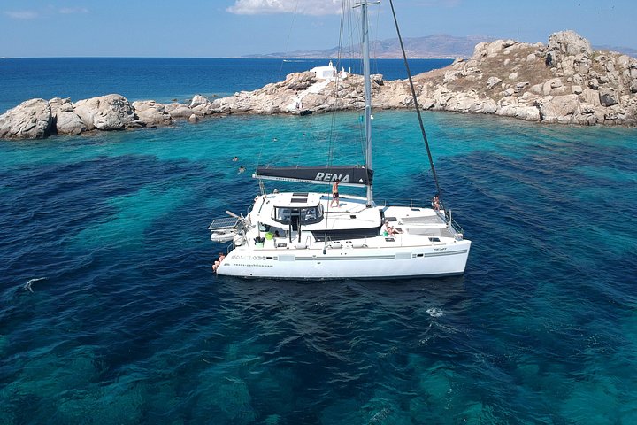 Catamaran cruise in Naxos, Greece, with swimming, snorkeling, and onboard dining, photo 8 | wizardtrip