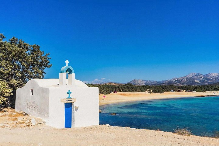 Catamaran cruise in Naxos, Greece, with swimming, snorkeling, and onboard dining, photo 17 | wizardtrip