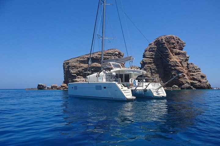 Catamaran cruise in Naxos, Greece, with swimming, snorkeling, and onboard dining, photo 18 | wizardtrip
