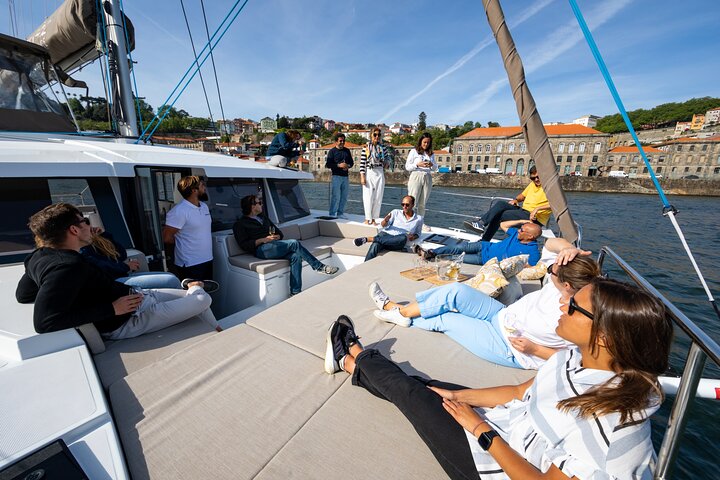 Enjoy a scenic Douro River cruise in Porto, Portugal, with Port wine and stunning city views, photo 7 | wizardtrip
