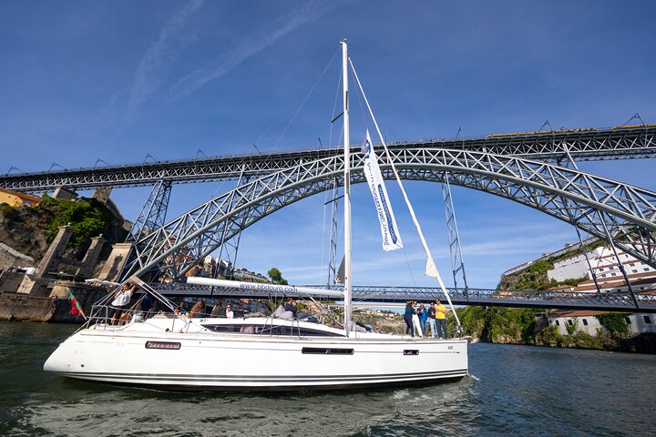 Enjoy a scenic Douro River cruise in Porto, Portugal, with Port wine and stunning city views, photo 9 | wizardtrip