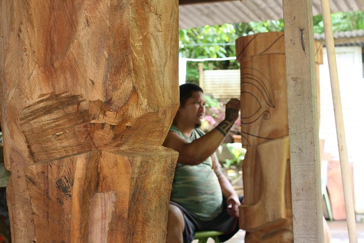 Explore Tahiti's East Coast with a small group, visiting black sand beaches, waterfalls, and cultural sites, photo 13 | wizardtrip