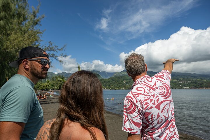 Explore Tahiti's East Coast with a small group, visiting black sand beaches, waterfalls, and cultural sites, photo 14 | wizardtrip
