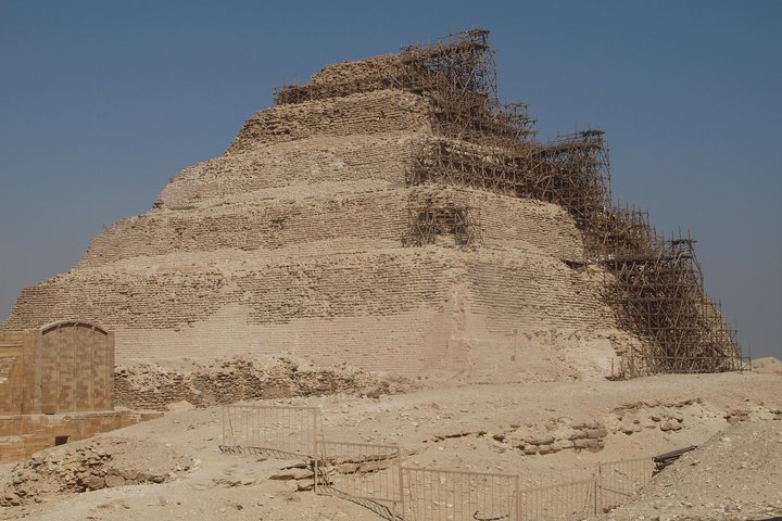Explore ancient Egyptian pyramids and historical sites near Cairo, including Memphis, Sakkara, and Dahshur, photo 7 | wizardtrip
