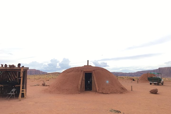 モニュメントバレーの広大な風景と文化遺産を、延長された4x4バックカントリーツアーで体験してください、写真6 | wizardtrip