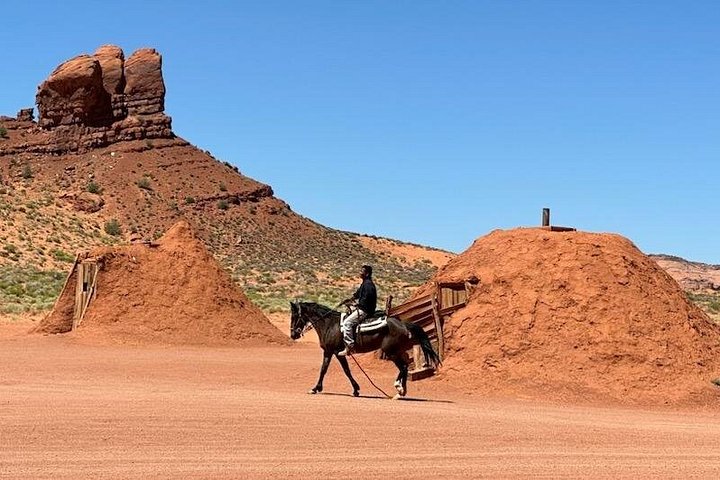 モニュメントバレーの広大な風景と文化遺産を、延長された4x4バックカントリーツアーで体験してください、写真47 | wizardtrip