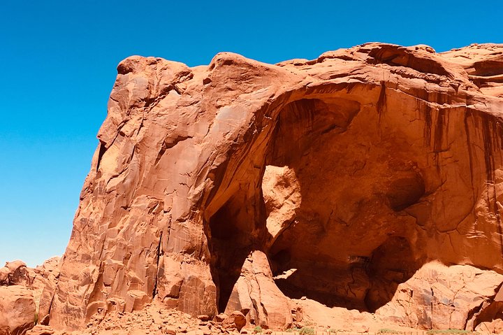 Erleben Sie eine geführte Sonnenuntergangs-Tour durch die ikonischen Landschaften und gesperrten Gebiete des Monument Valley, Foto 13 | wizardtrip
