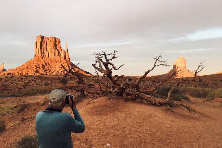 Erleben Sie eine geführte Sonnenuntergangs-Tour durch die ikonischen Landschaften und gesperrten Gebiete des Monument Valley, Foto 24 | wizardtrip