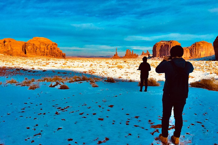 Erleben Sie eine geführte Sonnenuntergangs-Tour durch die ikonischen Landschaften und gesperrten Gebiete des Monument Valley, Foto 42 | wizardtrip