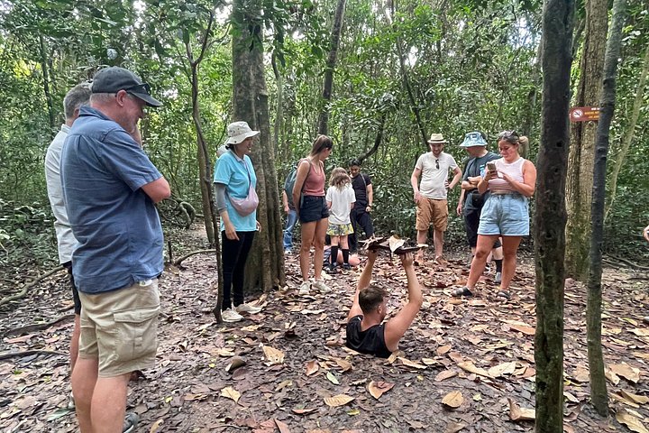 Explorez les tunnels historiques de Cu Chi à Ben Duoc, Vietnam, offrant un aperçu authentique de la survie en temps de guerre, photo 14 | wizardtrip
