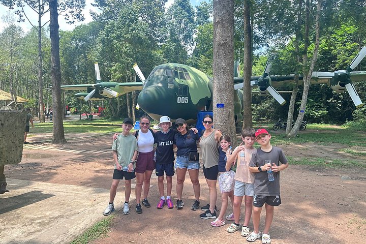 Explorez les tunnels historiques de Cu Chi à Ben Duoc, Vietnam, offrant un aperçu authentique de la survie en temps de guerre, photo 16 | wizardtrip