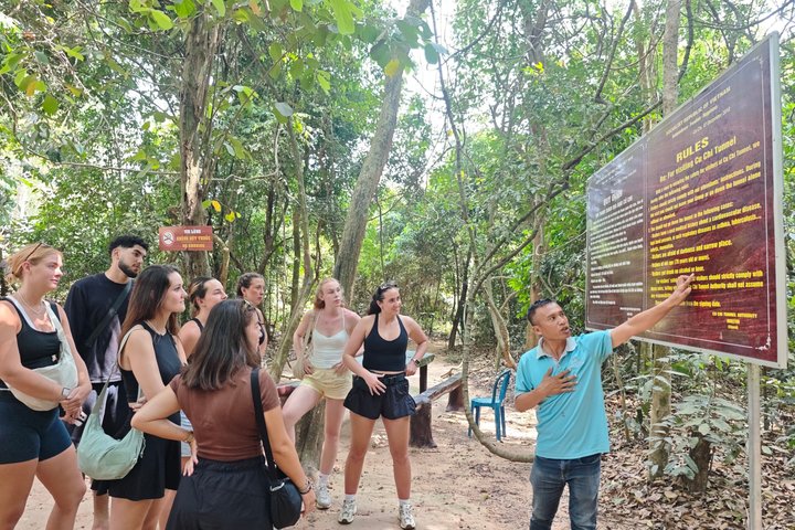 Explorez les tunnels historiques de Cu Chi à Ben Duoc, Vietnam, offrant un aperçu authentique de la survie en temps de guerre, photo 23 | wizardtrip