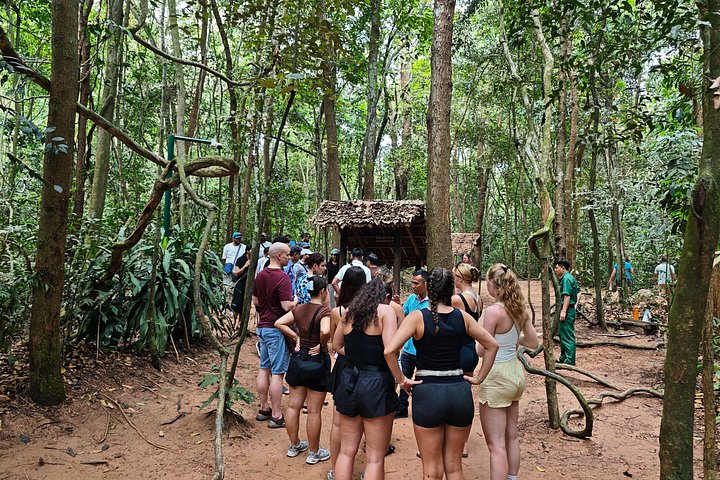 Explorez les tunnels historiques de Cu Chi à Ben Duoc, Vietnam, offrant un aperçu authentique de la survie en temps de guerre, photo 30 | wizardtrip