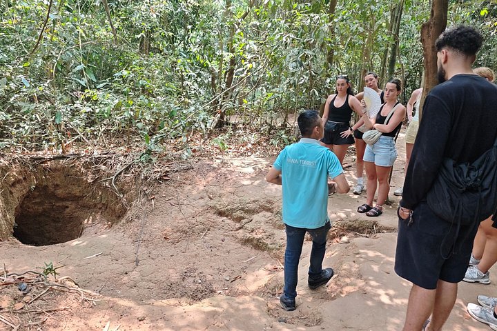 Explorez les tunnels historiques de Cu Chi à Ben Duoc, Vietnam, offrant un aperçu authentique de la survie en temps de guerre, photo 31 | wizardtrip