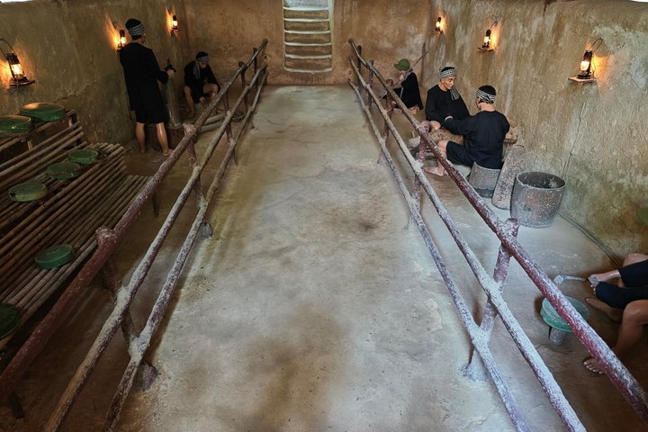 Explorez les tunnels historiques de Cu Chi à Ben Duoc, Vietnam, offrant un aperçu authentique de la survie en temps de guerre, photo 35 | wizardtrip