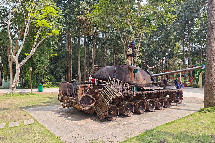 Explorez les tunnels historiques de Cu Chi à Ben Duoc, Vietnam, offrant un aperçu authentique de la survie en temps de guerre, photo 40 | wizardtrip