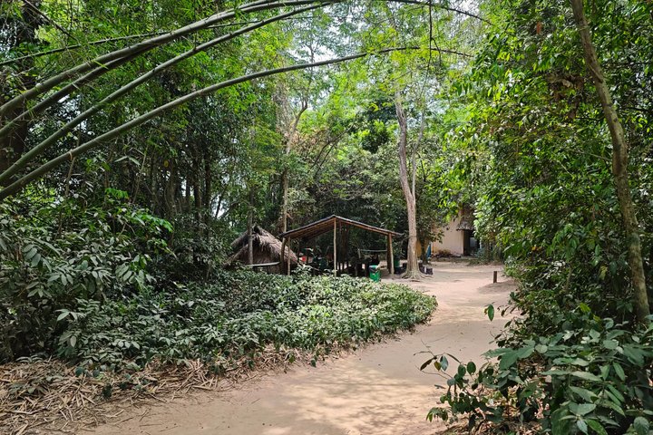 Explorez les tunnels historiques de Cu Chi à Ben Duoc, Vietnam, offrant un aperçu authentique de la survie en temps de guerre, photo 43 | wizardtrip