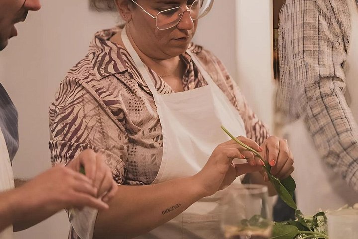 Leer traditioneel Albanees koken met onbeperkte wijn en raki in Tirana, foto 12 | wizardtrip