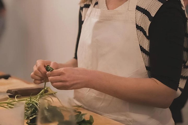 Leer traditioneel Albanees koken met onbeperkte wijn en raki in Tirana, foto 14 | wizardtrip