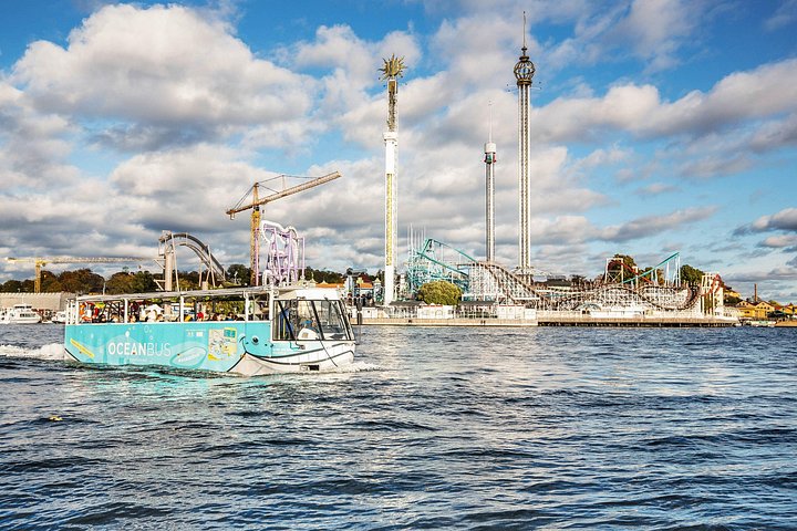 Amphibious bus tour in Stockholm, exploring city landmarks from land and water, photo 8 | wizardtrip